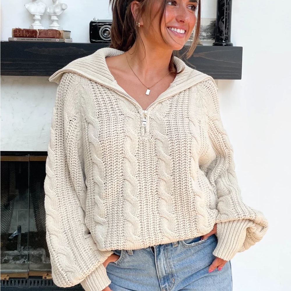 Grey Bandit - Let’s cuddle sweater